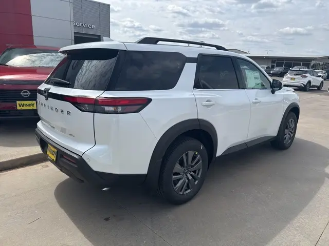 2026 Nissan Rogue SV photo 8