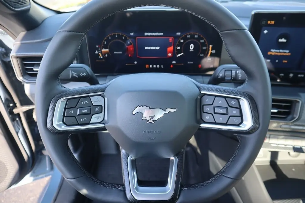 2025 Ford Mustang EcoBoost photo 3