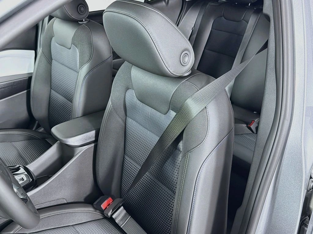 2026 Chevrolet Trax LT - Photo 18