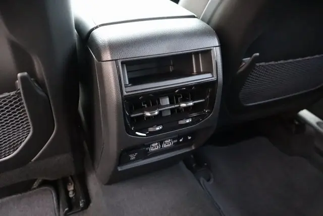 2025 Jeep Grand Cherokee Limited photo 32