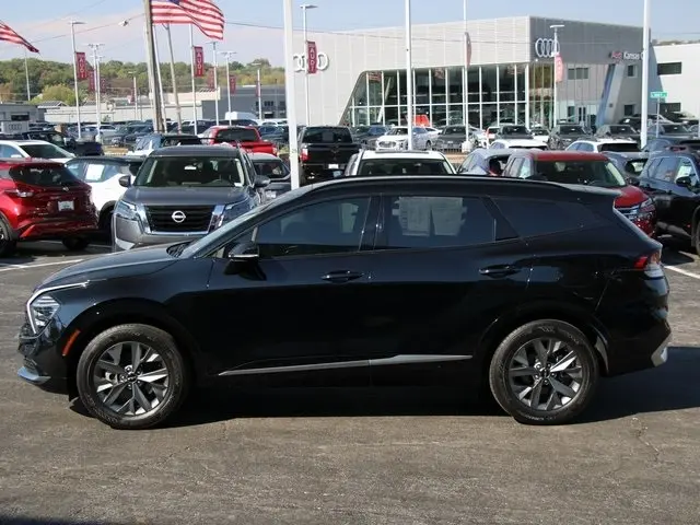 Used 2024 Kia Sportage SX with VIN 5XYK43DF1RG192162 for sale in Kansas City