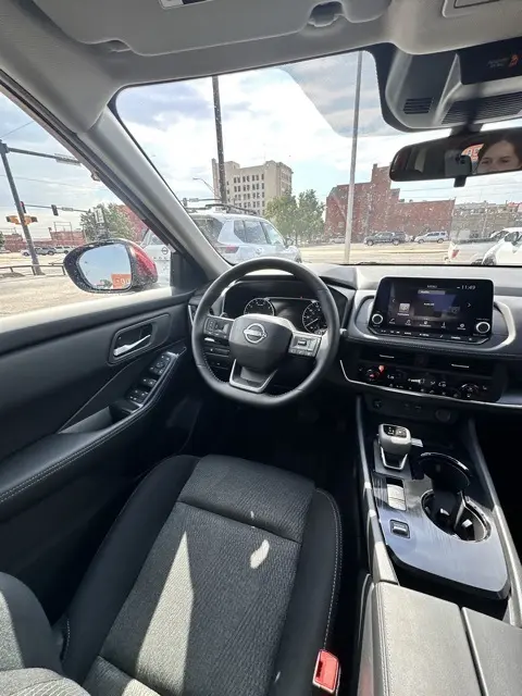 2026 Nissan Rogue SV photo 21