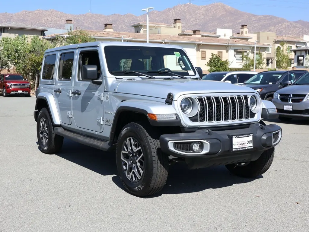 2024 Jeep Wrangler 4-Door Sahara's photo