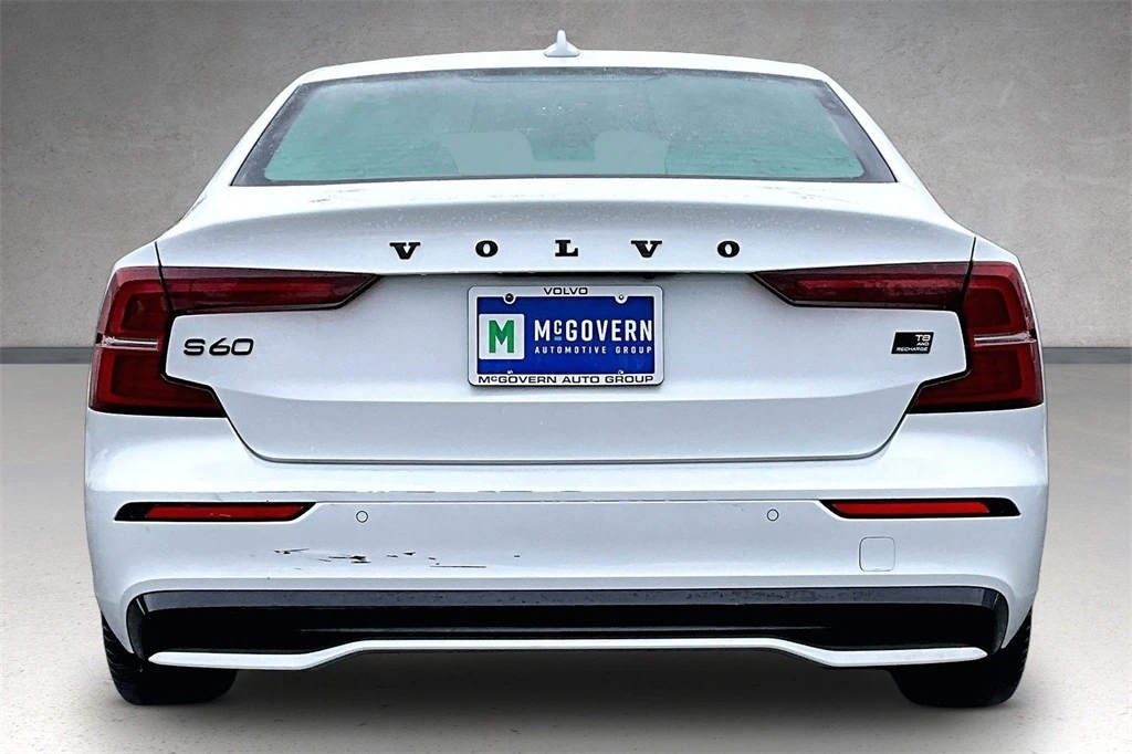 2023 Volvo - image 5