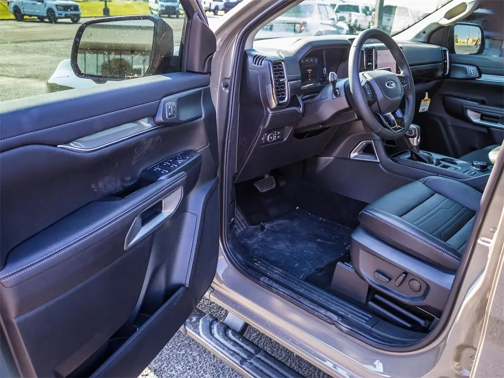 2025 Ford Ranger Lariat photo 24