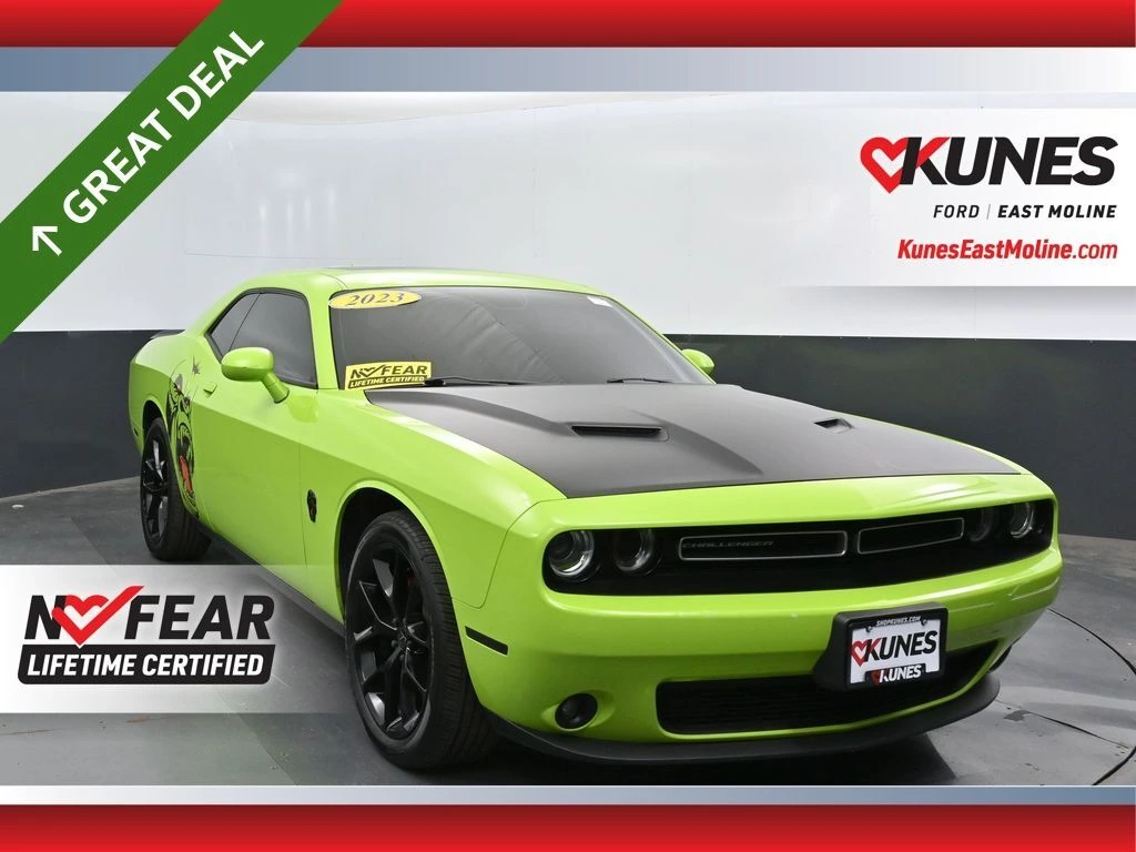 2023 Dodge Challenger SXT Auto's photo
