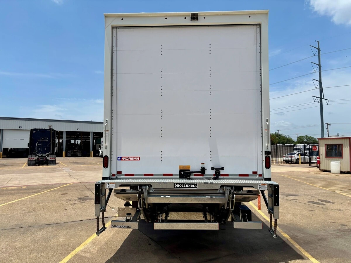 2027 Freightliner M2 106 — photo 7