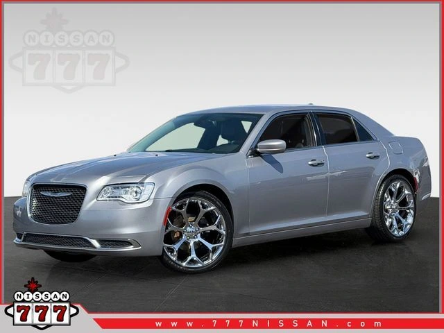 2016 Chrysler 300 Limited's photo