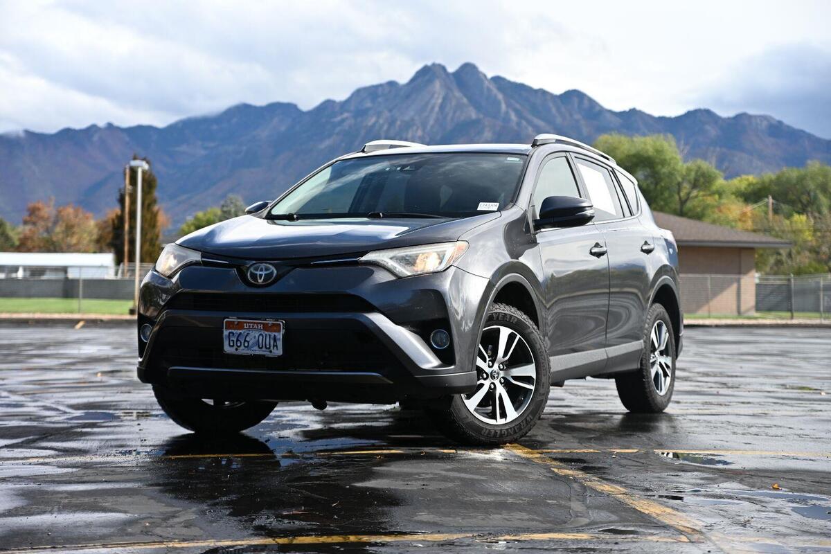 2017 Toyota RAV4 XLE