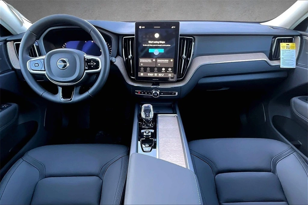 2026 Volvo - image 5