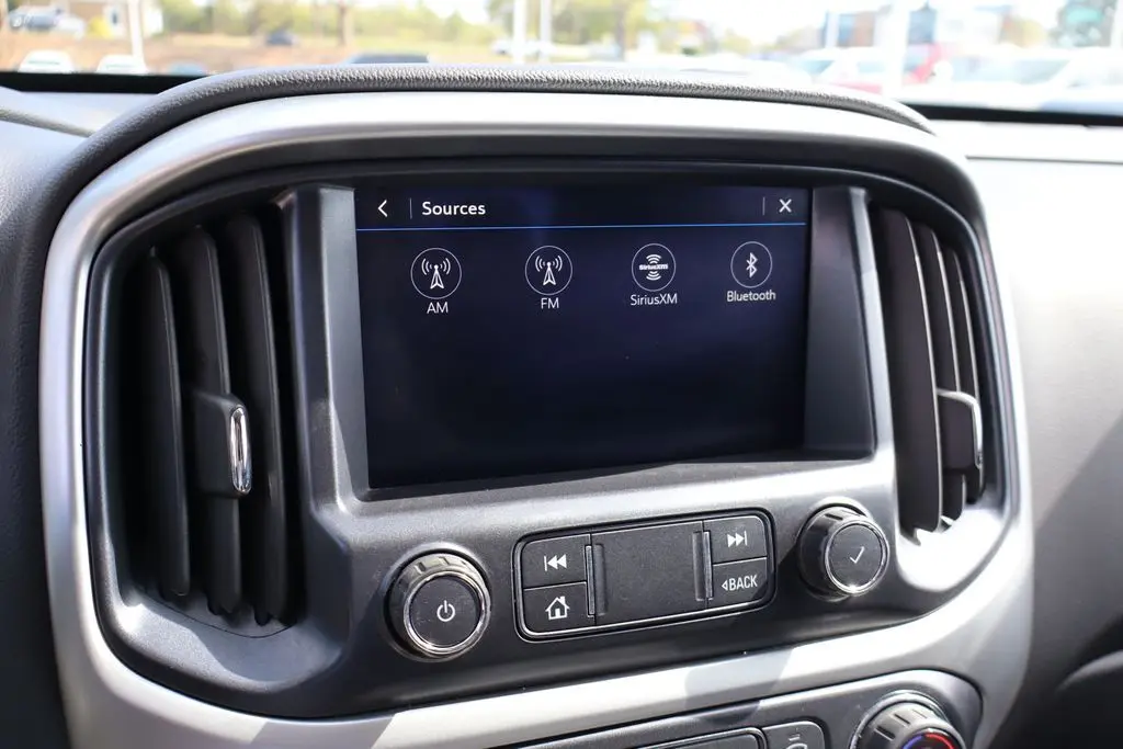 2019 Chevrolet Colorado LT photo 18