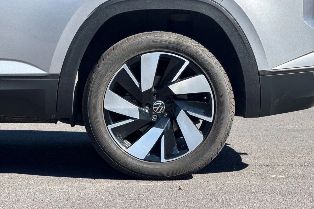 2025 Volkswagen Atlas Cross Sport SE w/Tech - Photo 26