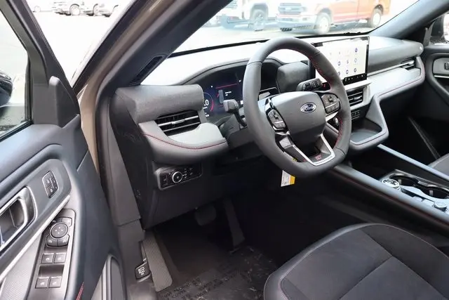 2026 Ford Explorer ST photo 4