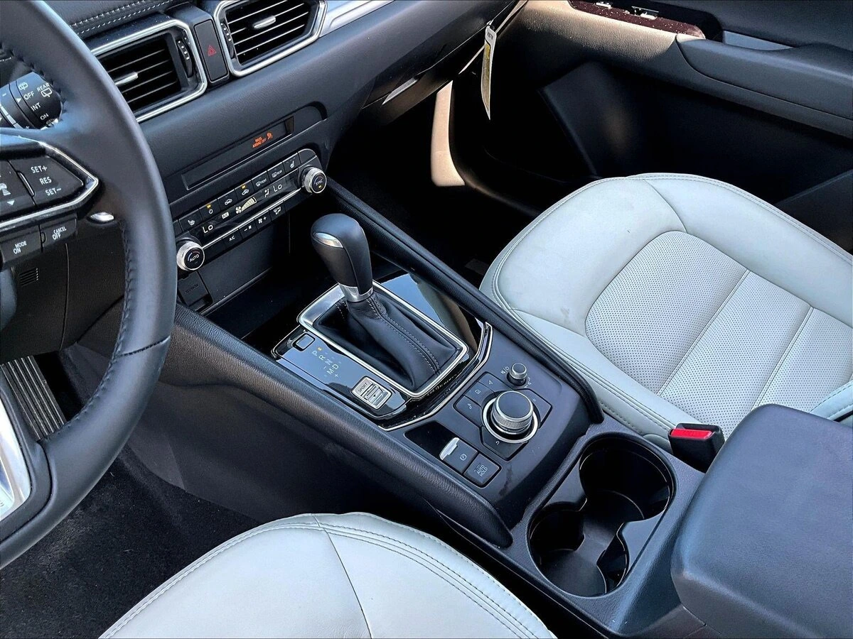 2025 Mazda CX-5 S Preferred package - Photo 17