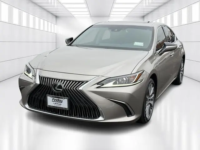 2021 Lexus ES 250's photo