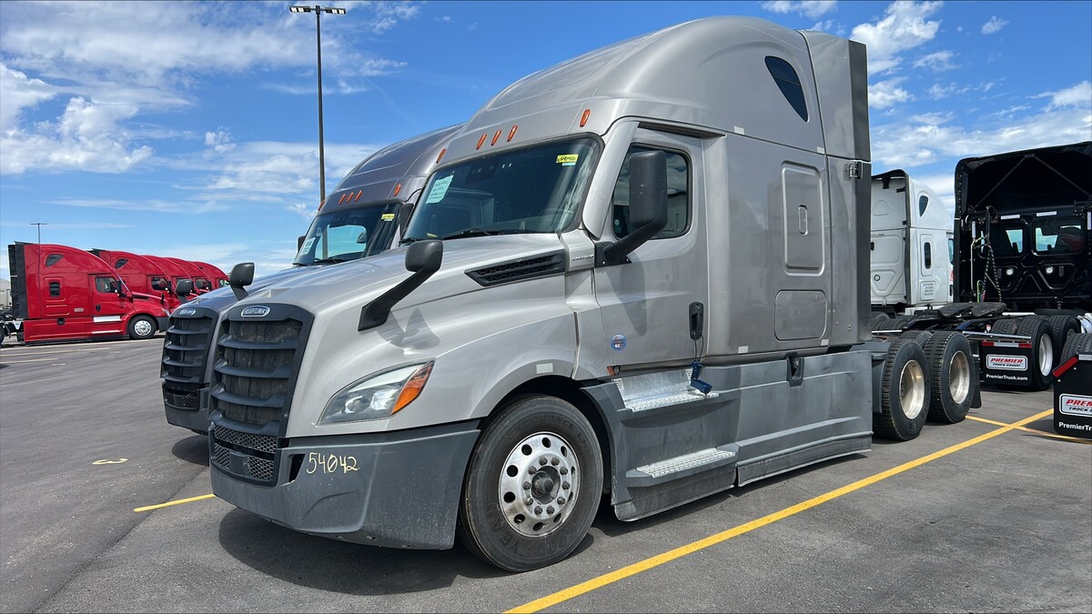 2023 FREIGHTLINER Cascadia