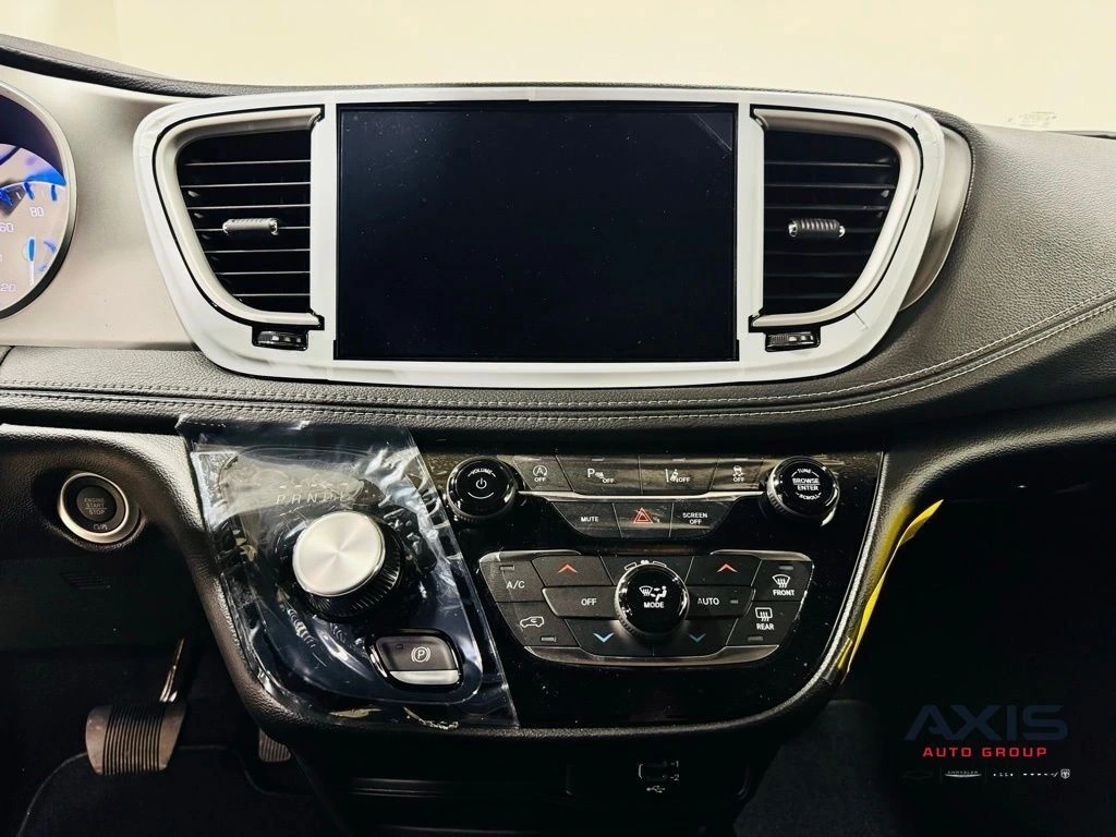 2027 Chrysler Pacifica Select - Photo 38