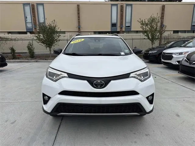 Used 2018 Toyota RAV4 SE with VIN JTMNFREV7JJ183406 for sale in Madisonville, KY