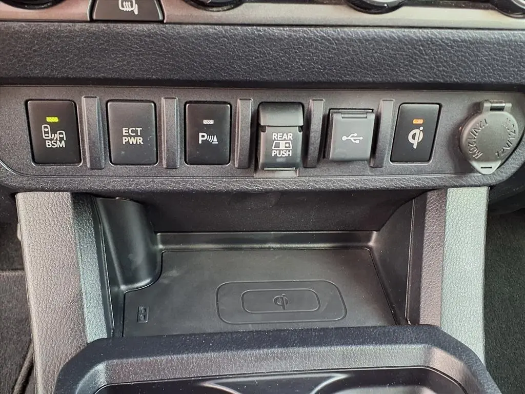2021 Toyota Tacoma SR5 photo 27