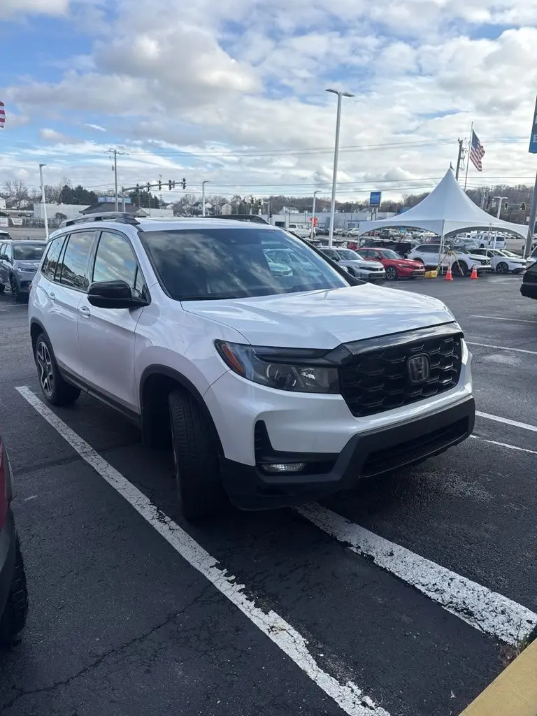 2023 Honda Passport Elite photo 3
