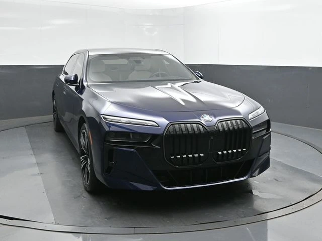2025 BMW 7 Series 760i - Photo 26