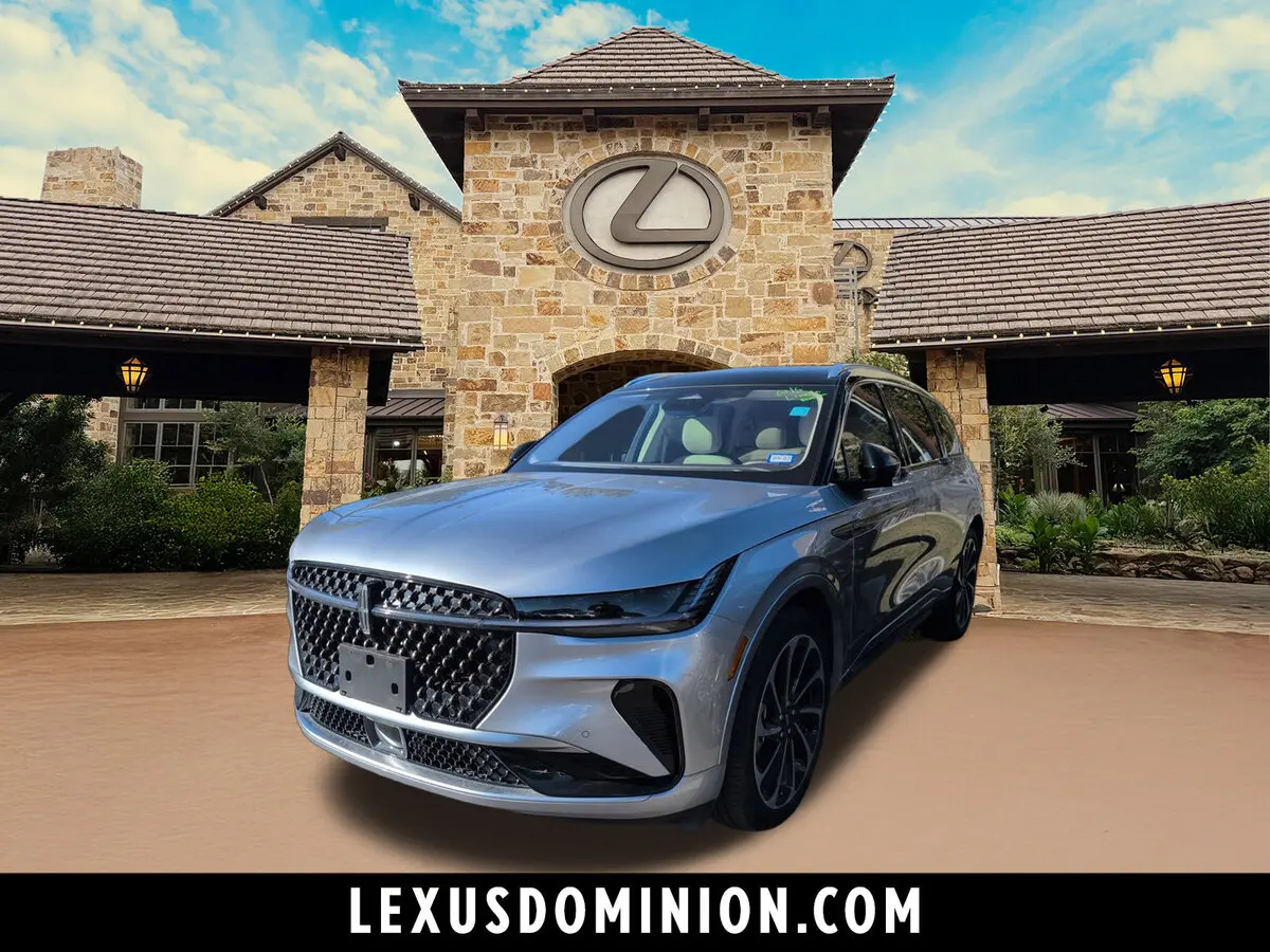 2025 Lincoln Nautilus Black Label's photo