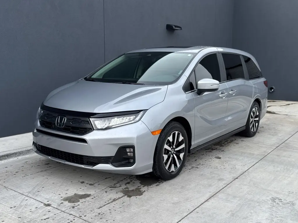 2025 Honda Odyssey EX-L's photo