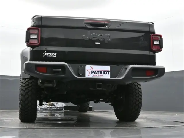2024 Jeep Gladiator Willys photo 31