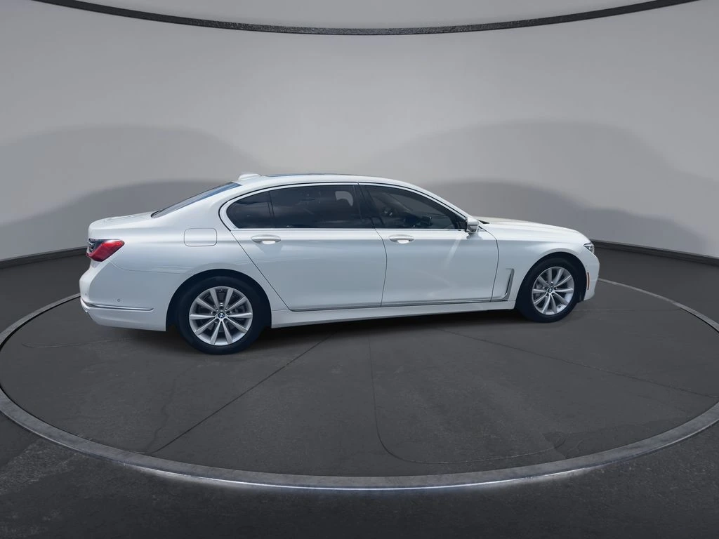 2022 BMW 7 Series 740i - Photo 10