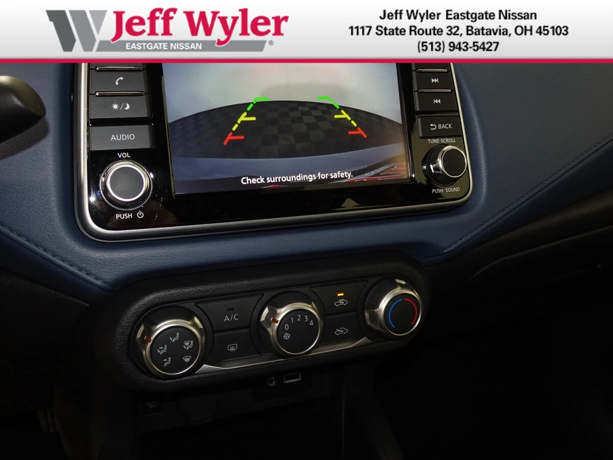 2025 Nissan Versa Sedan SV - Photo 23