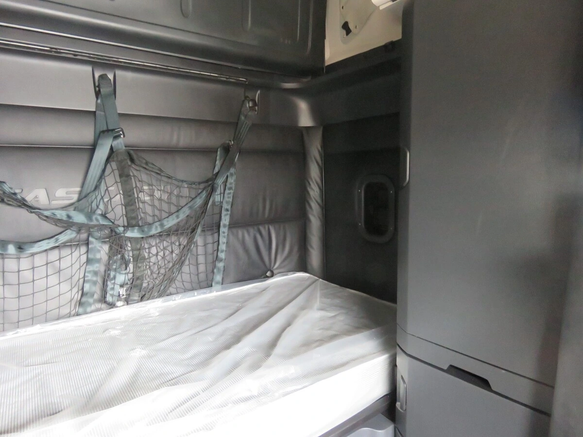 2024 Freightliner Cascadia - image 16