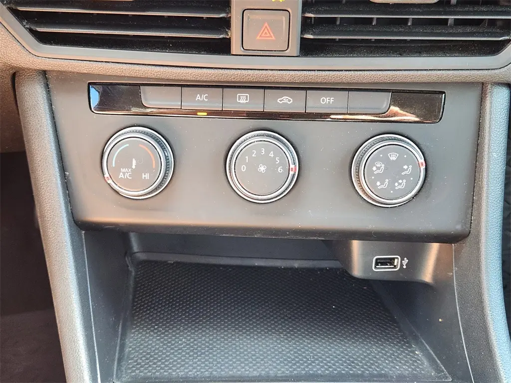 2019 Volkswagen Jetta 1.4T SE photo 12