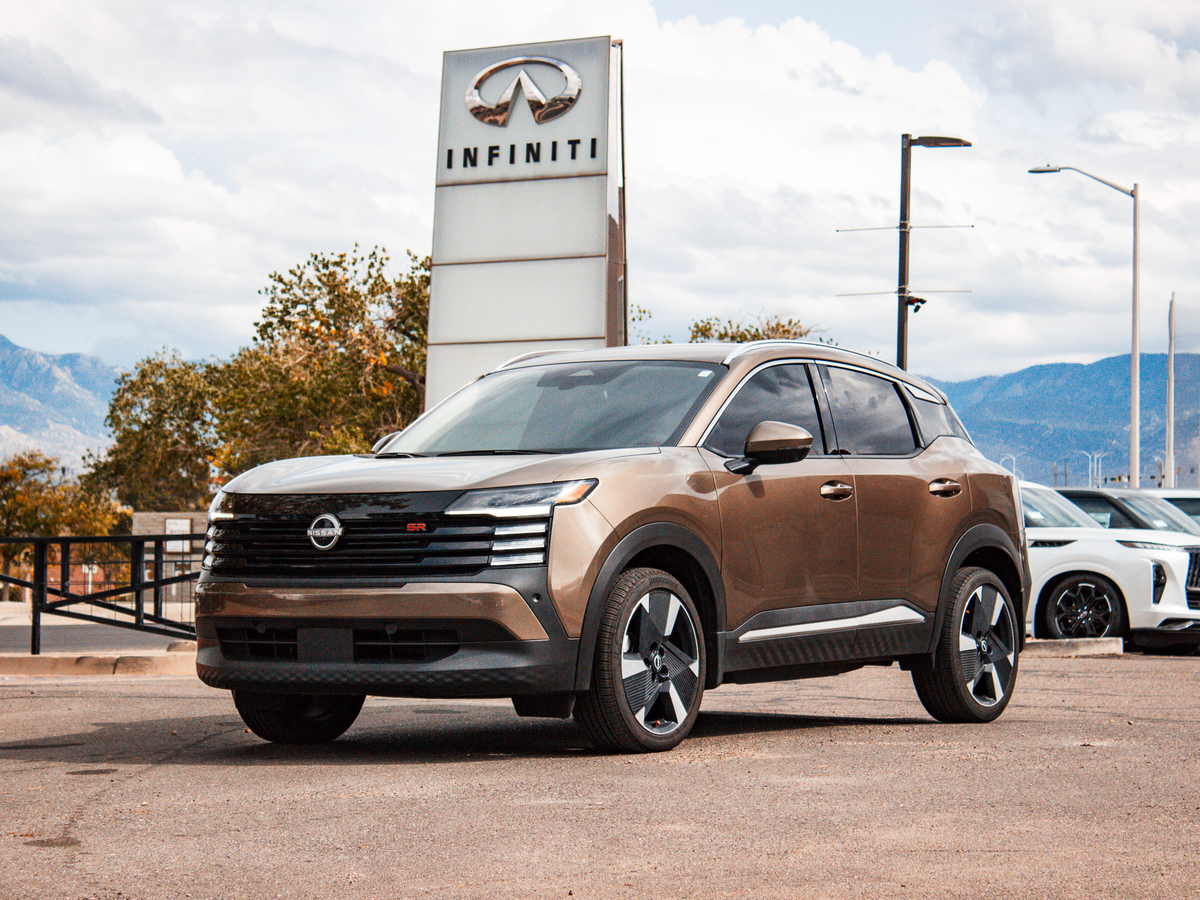 2025 Nissan Kicks SR