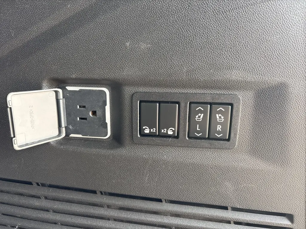 2021 Gmc Yukon Denali photo 35