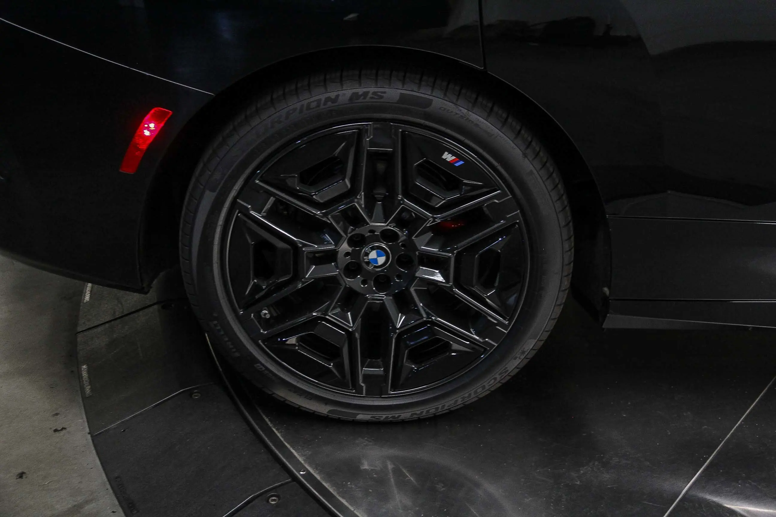 2026 Bmw iX photo 7