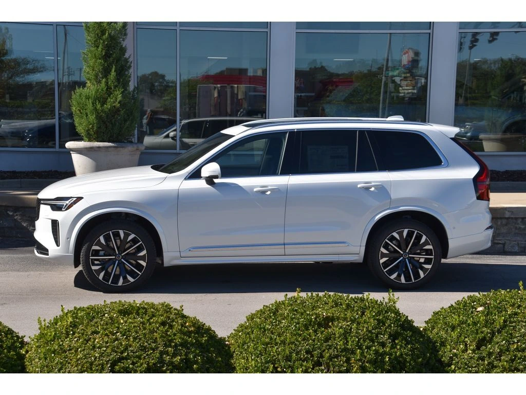 2026 Volvo - image 6