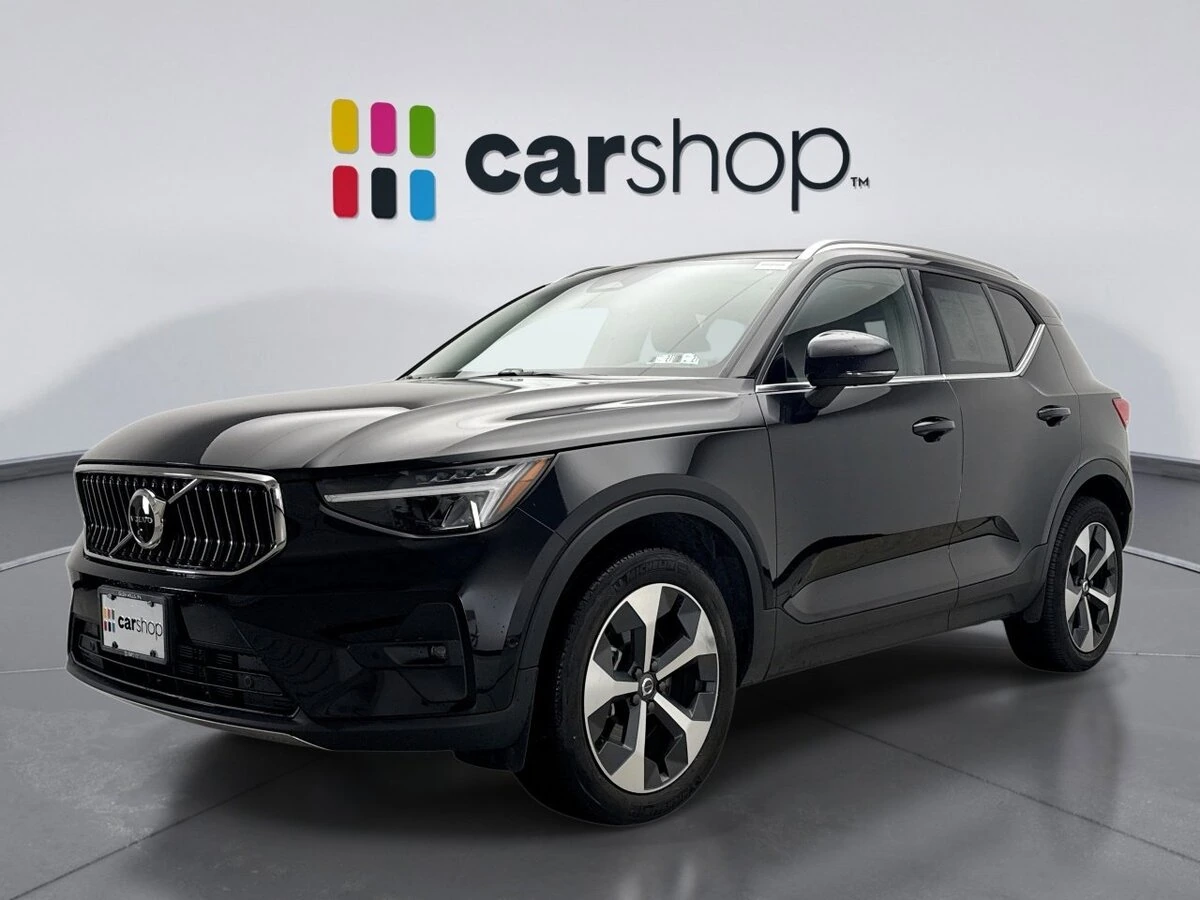 2025 Volvo - image 1