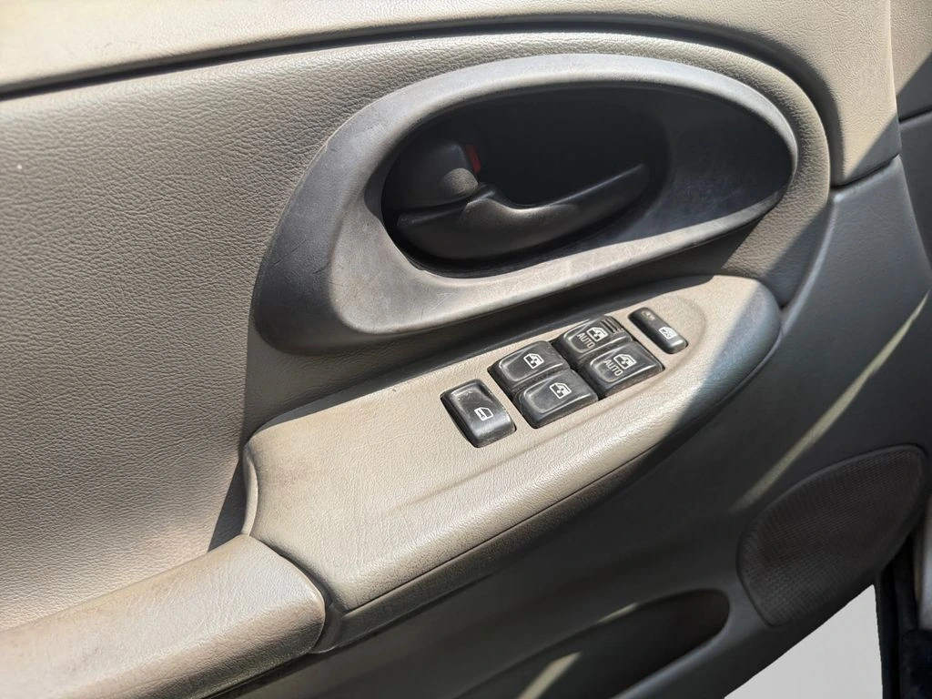 2002 Chevrolet TrailBlazer LS - Photo 18
