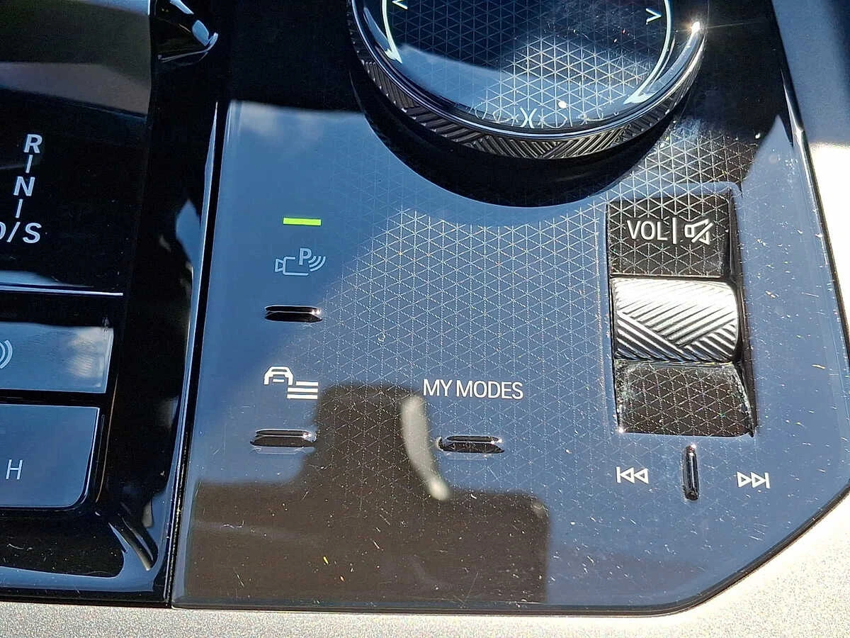 2026 BMW X3 30 - Photo 23