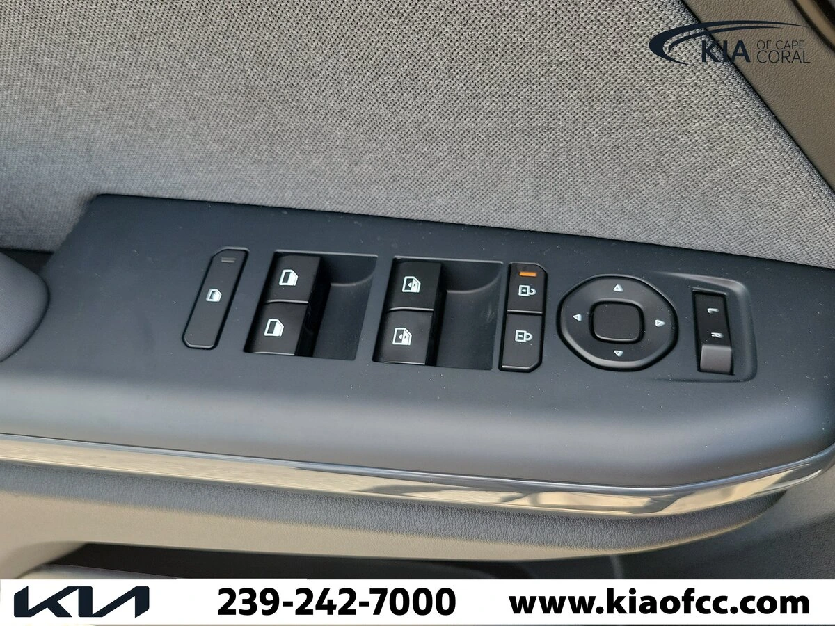 2025 Kia K4 EX - Photo 25