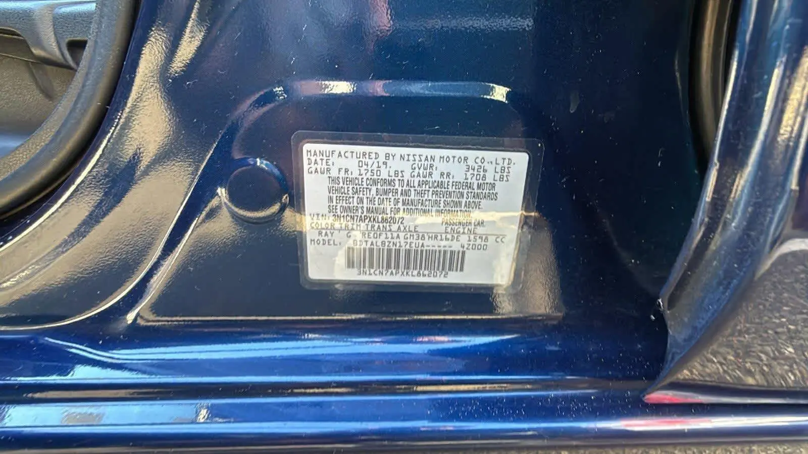 2019 Nissan Versa SV photo 9