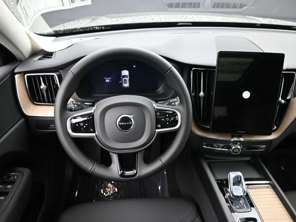 2026 Volvo XC60 Plus - Photo 19