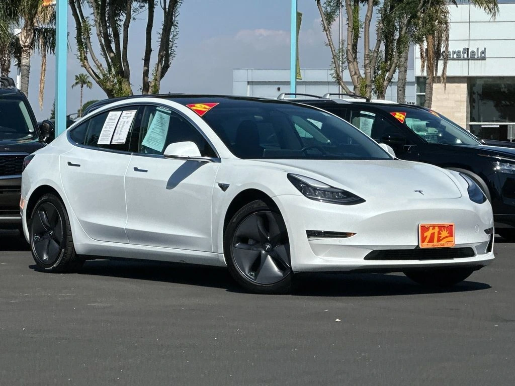 2019 Tesla Model 3 Standard Range Plus's photo