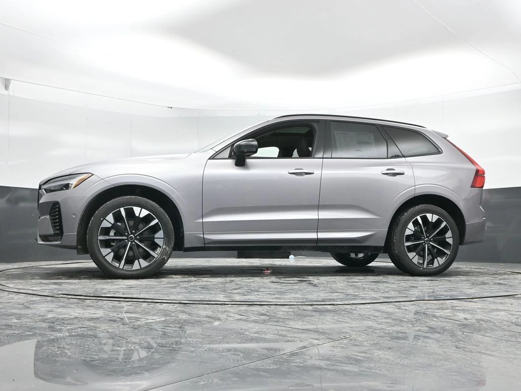 2026 Volvo - image 42