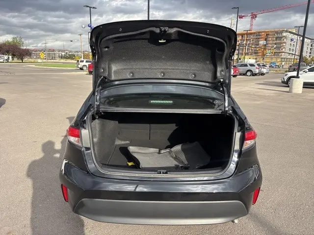 2023 Toyota Corolla LE photo 6