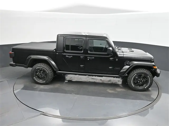 2024 Jeep Gladiator Willys photo 25