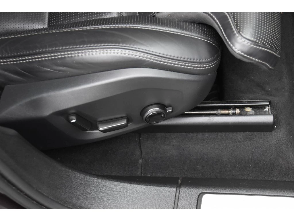 2022 Volvo - image 33