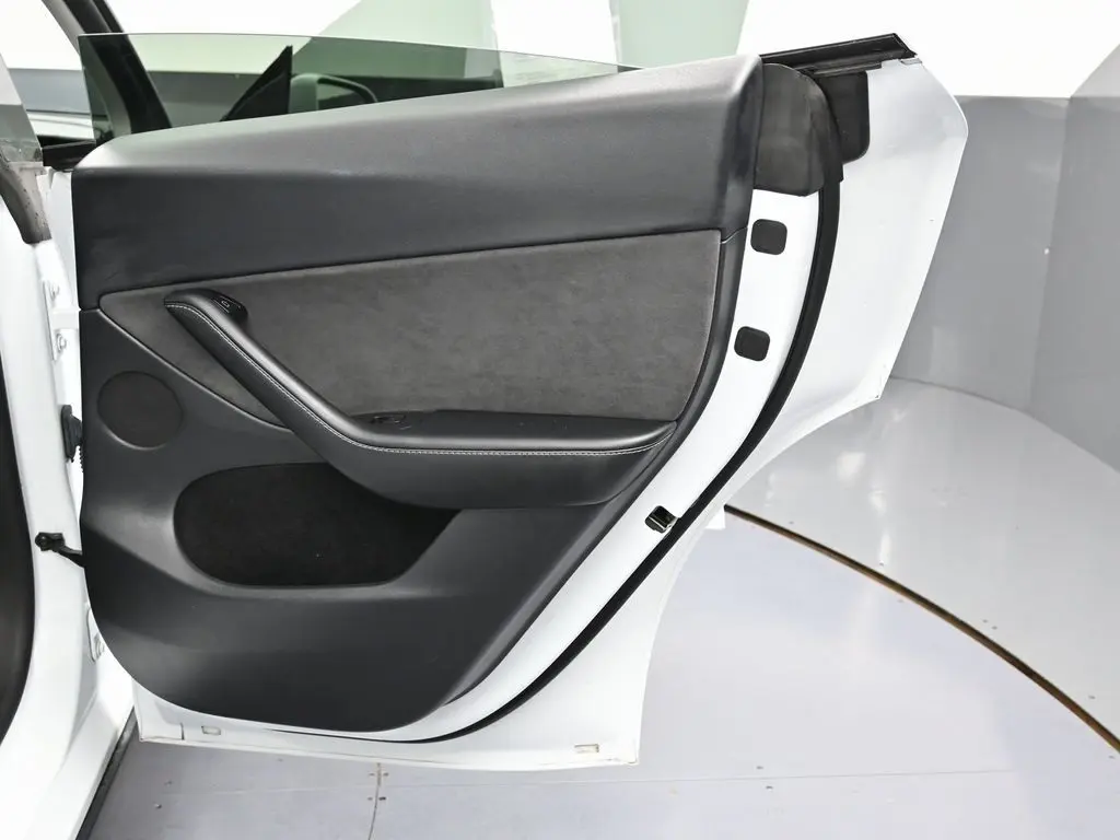 2022 Tesla Model Y Performance photo 32