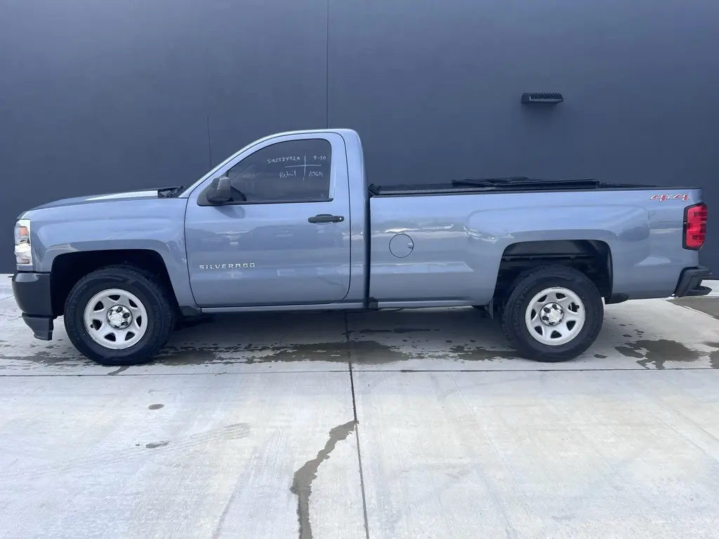 2016 Chevrolet Silverado 1500 photo 2