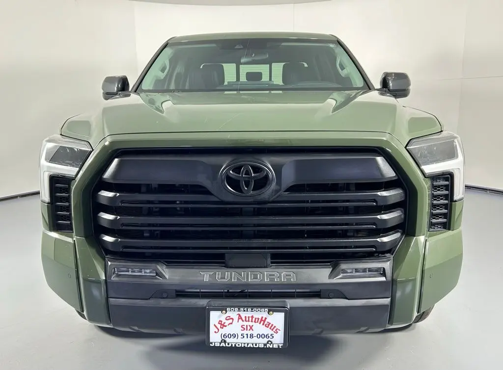 2022 Toyota Tundra SR5 photo 2